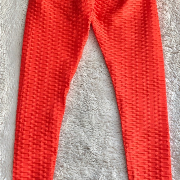 NEW TIKTOK BUT SCRUNCH LEGGINGS - Picture 4 of 4